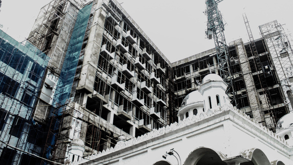 Multi-storey structure under construction